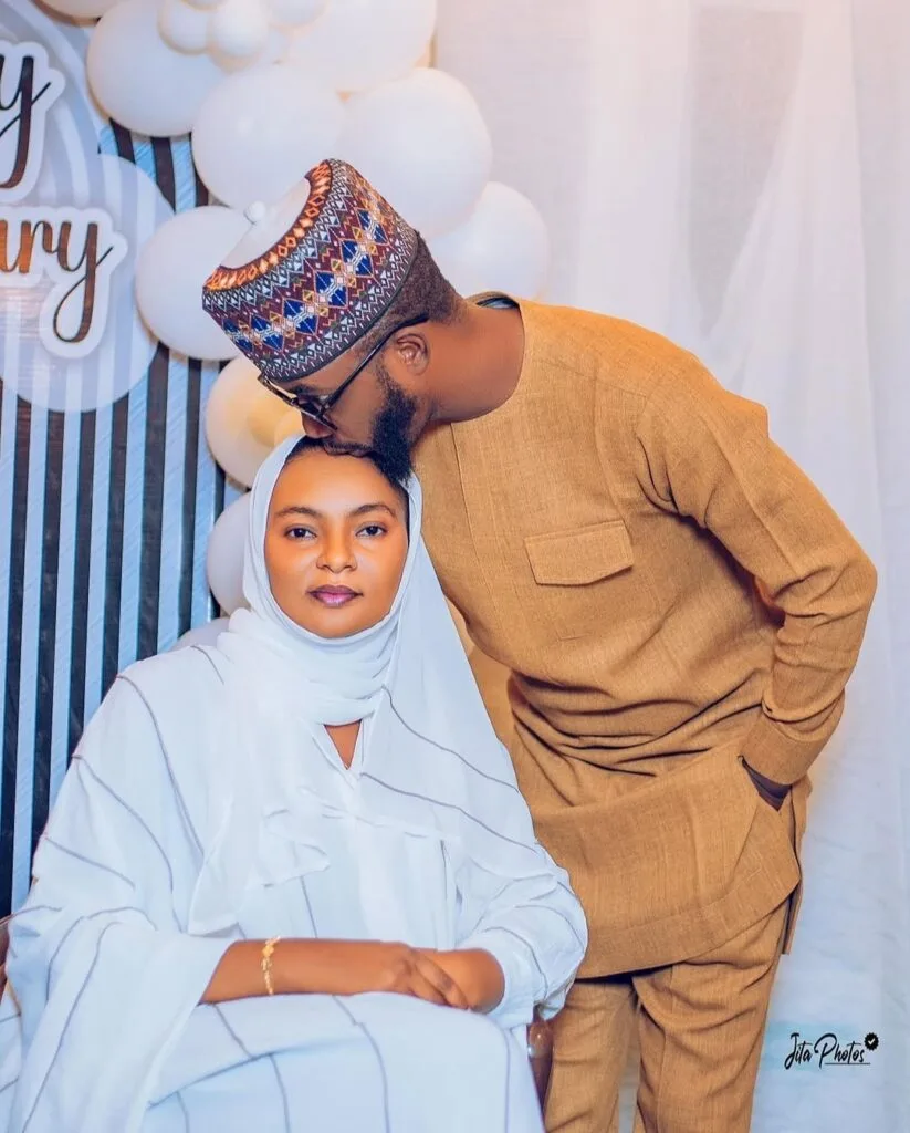 Hotunan Mawaki Ali Jita Da Matarsa Na Murnar Cika Shekara (16) Da Yin Aure Suna Tare Screenshot 20250207 170445 VidMate