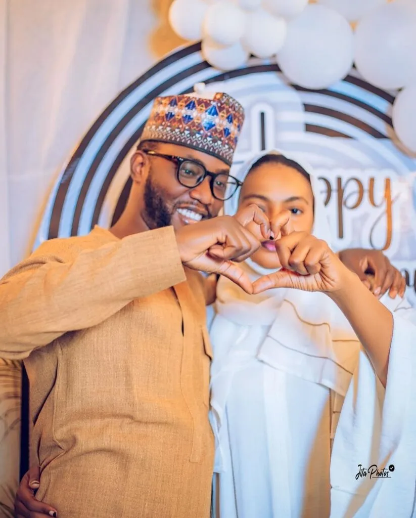 Hotunan Mawaki Ali Jita Da Matarsa Na Murnar Cika Shekara (16) Da Yin Aure Suna Tare Screenshot 20250207 170453 VidMate