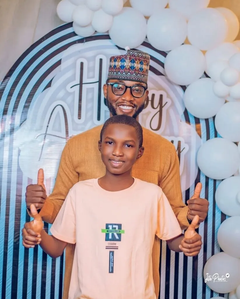 Hotunan Mawaki Ali Jita Da Matarsa Na Murnar Cika Shekara (16) Da Yin Aure Suna Tare Screenshot 20250207 170534 VidMate