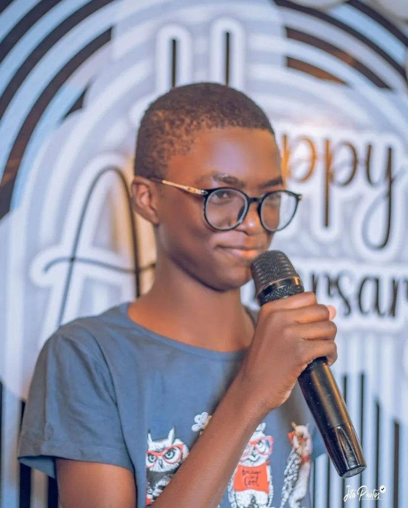 Hotunan Mawaki Ali Jita Da Matarsa Na Murnar Cika Shekara (16) Da Yin Aure Suna Tare Screenshot 20250207 170624 VidMate