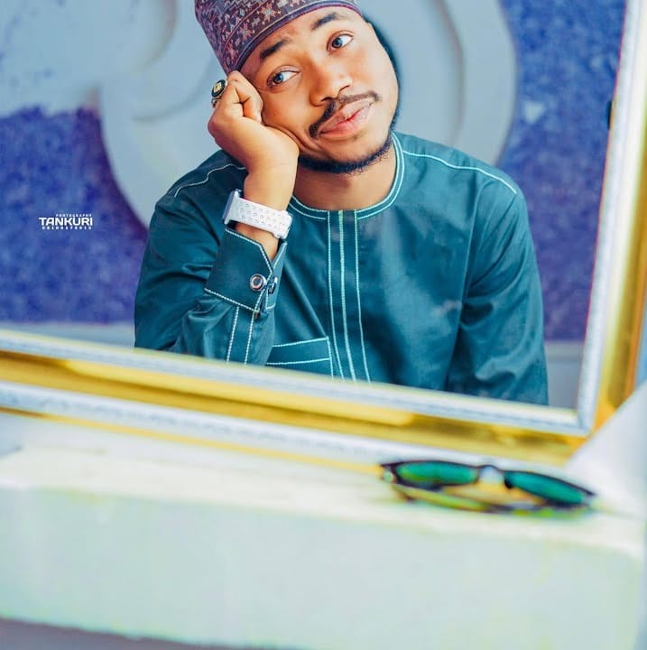 Ahmad Dandalin Masoya - Masu So Su Rabamu Ft. Hairat Abdullahi