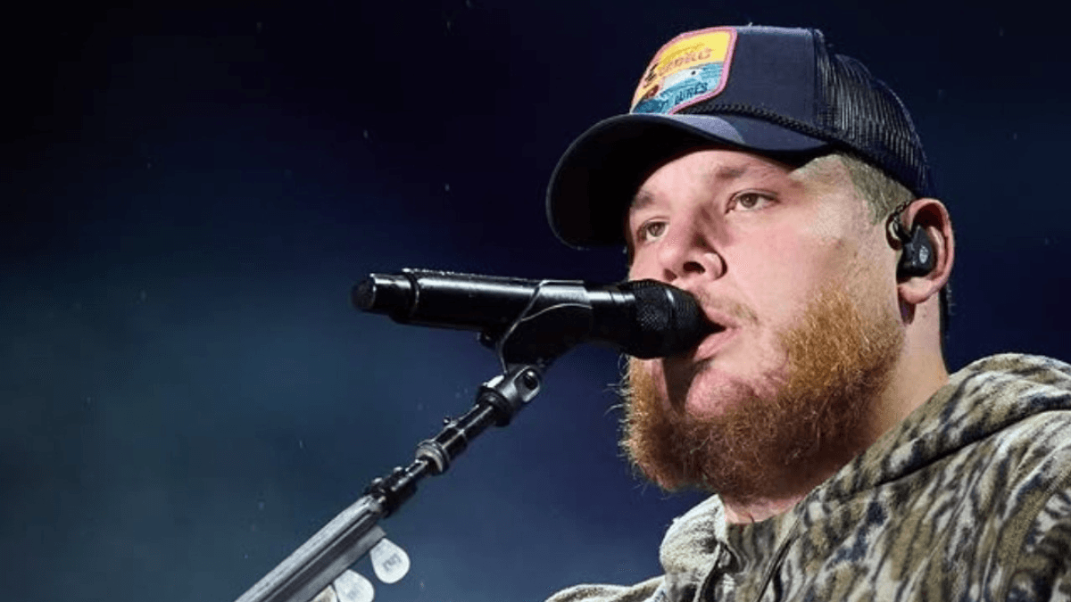 Luke Combs Tour Lambeau Field